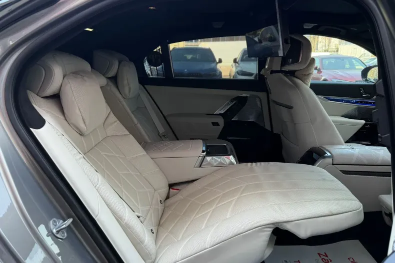 BMW M7 (Seria 7) din 2025 cu 34.415 km - oferta BMW195567 - foto 21