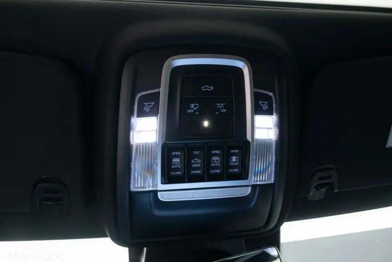 Dodge RAM din 2024 cu 11.300 km - oferta DOD195585 - foto 24