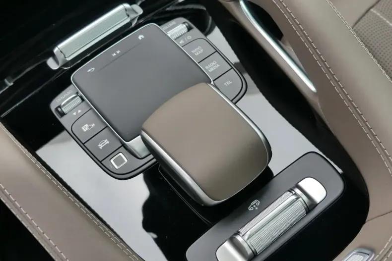 Mercedes-Benz GLE 63 AMG (Clasa GLE) din 2025 cu 13.890 km - oferta MER195590 - foto 16