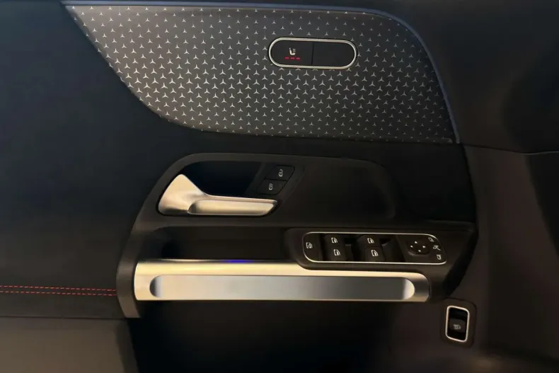 Mercedes-Benz GLB 35 AMG (Clasa GLB) din 2025 cu 14.594 km - oferta MER195598 - foto 6