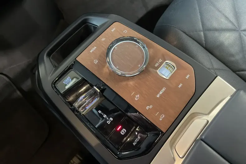 BMW iX din 2022 cu 71.024 km - oferta BMW195604 - foto 14