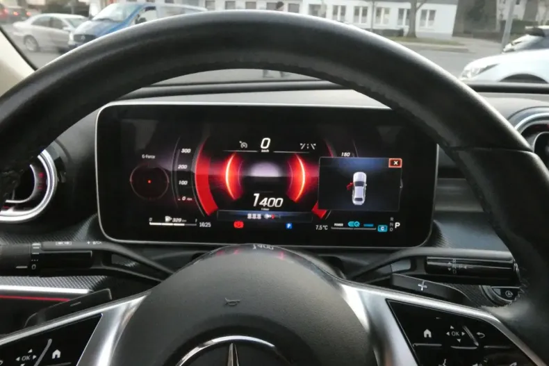 Mercedes-Benz C 200 (Clasa C) din 2022 cu 33.000 km - oferta MER195610 - foto 9