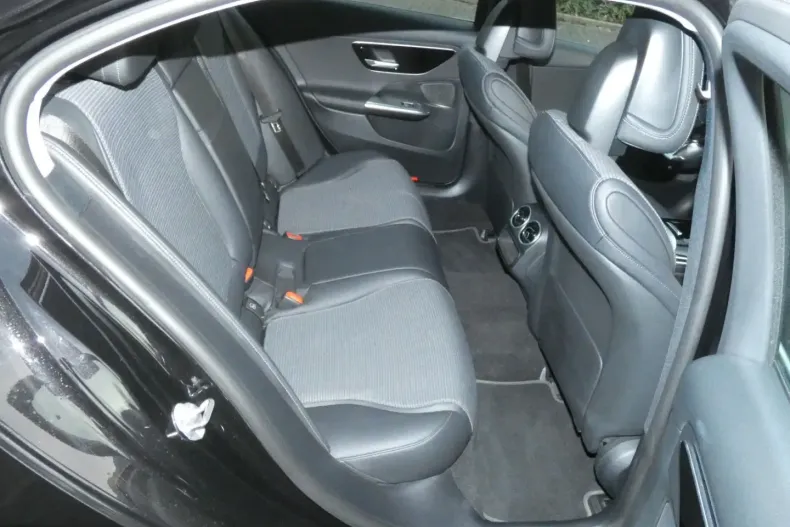 Mercedes-Benz C 200 (Clasa C) din 2022 cu 33.000 km - oferta MER195610 - foto 18