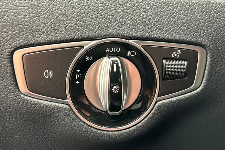 Mercedes-Benz CLS 220 (Clasa CLS) din 2021 cu 100.000 km - oferta MER195619 - foto 17