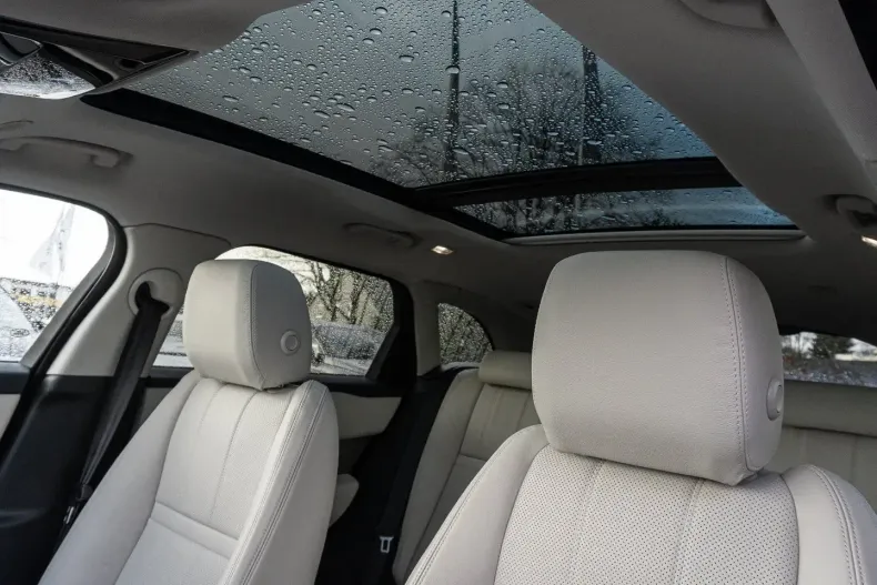 Land Rover Range Rover Velar din 2024 cu 28.784 km - oferta LAN195621 - foto 8