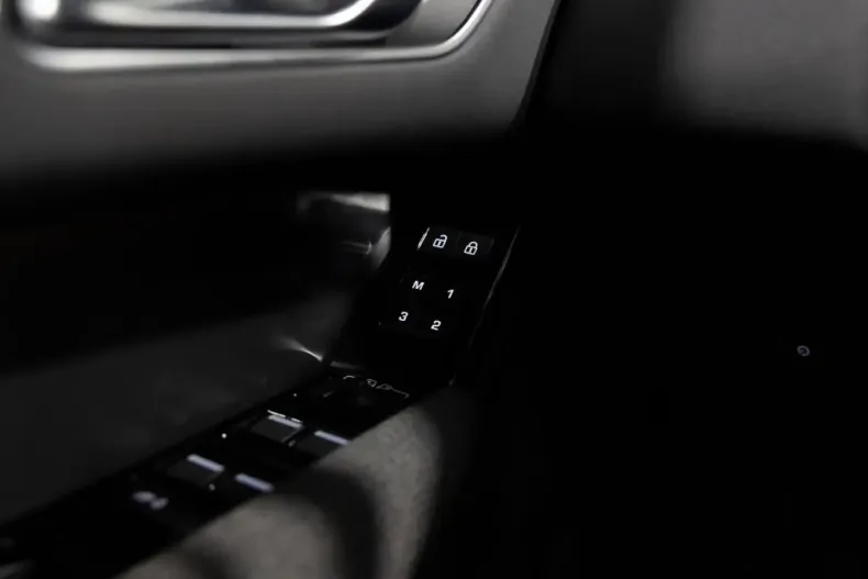 Land Rover Range Rover Velar din 2024 cu 32.500 km - oferta LAN195623 - foto 21