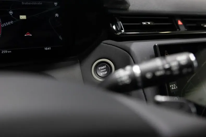 Land Rover Range Rover Velar din 2024 cu 32.500 km - oferta LAN195623 - foto 24