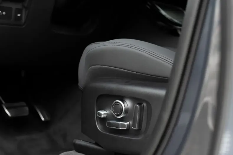 Land Rover Range Rover Velar din 2024 cu 32.500 km - oferta LAN195623 - foto 27