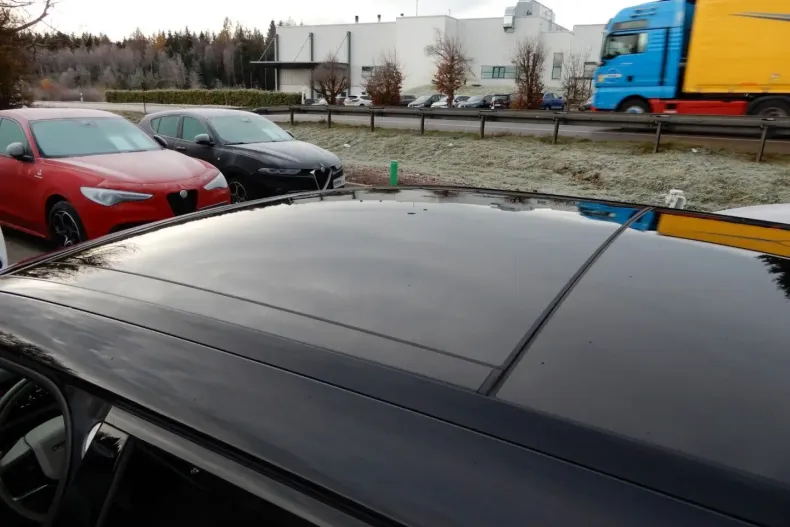 Land Rover Range Rover Velar din 2022 cu 67.000 km - oferta LAN195626 - foto 12