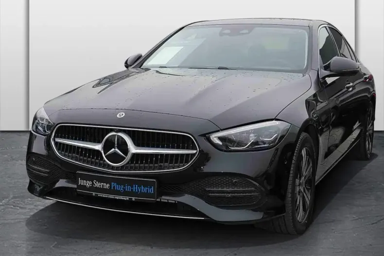 Mercedes-Benz C 300 (Clasa C) din 2024 cu 13.475 km - oferta MER195632 - foto 2