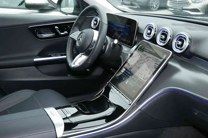 Mercedes-Benz C 300 (Clasa C) din 2024 cu 13.475 km - oferta MER195632 - foto 6