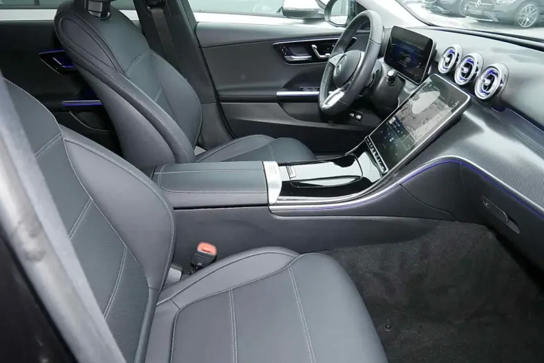 Mercedes-Benz C 300 (Clasa C) din 2024 cu 13.475 km - oferta MER195632 - foto 7