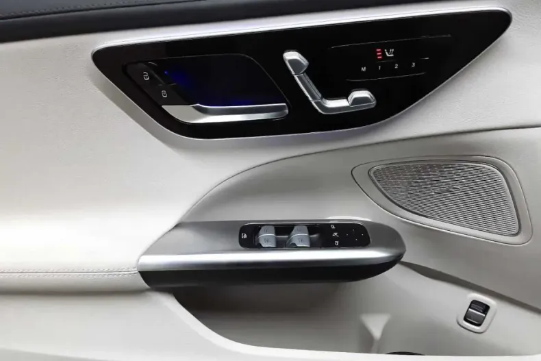 Mercedes-Benz C 220 (Clasa C) din 2023 cu 47.648 km - oferta MER195633 - foto 3