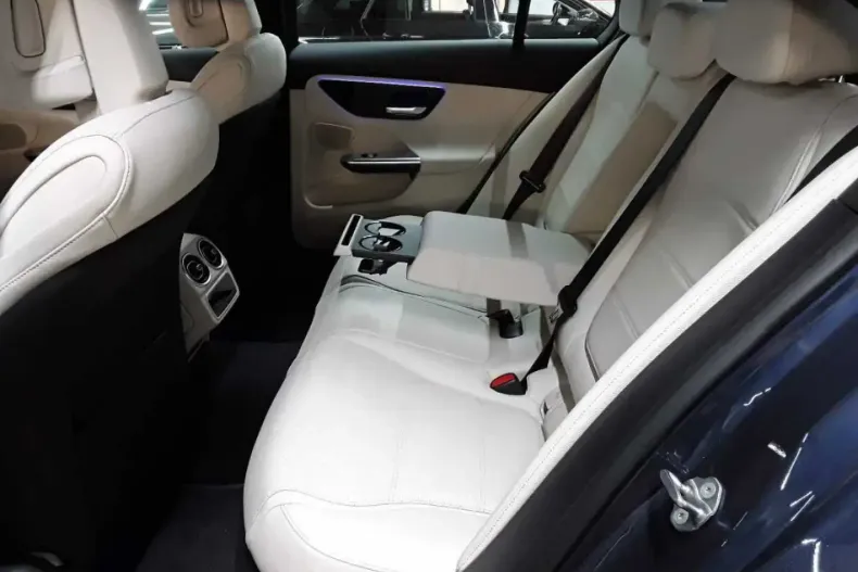 Mercedes-Benz C 220 (Clasa C) din 2023 cu 47.648 km - oferta MER195633 - foto 6