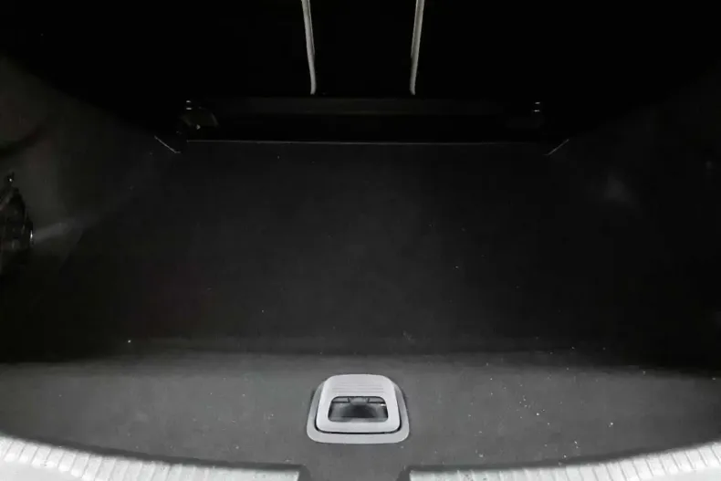 Mercedes-Benz C 220 (Clasa C) din 2023 cu 47.648 km - oferta MER195633 - foto 9