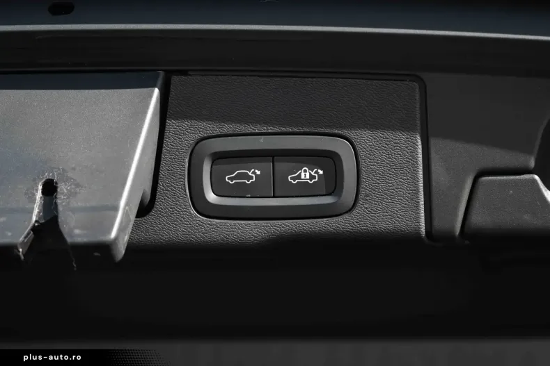 Volvo XC60 din 2022 cu 131.599 km - oferta VOL195646 - foto 17