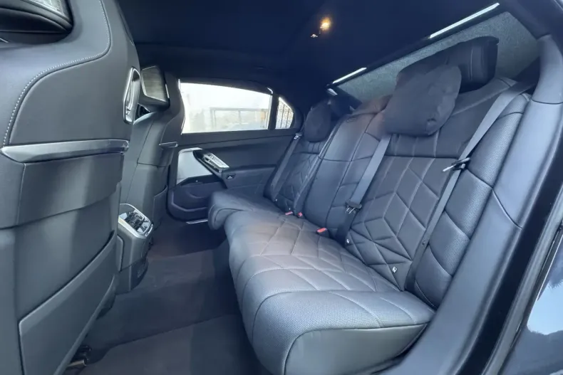 BMW 750 (Seria 7) din 2024 cu 68.930 km - oferta BMW195652 - foto 27