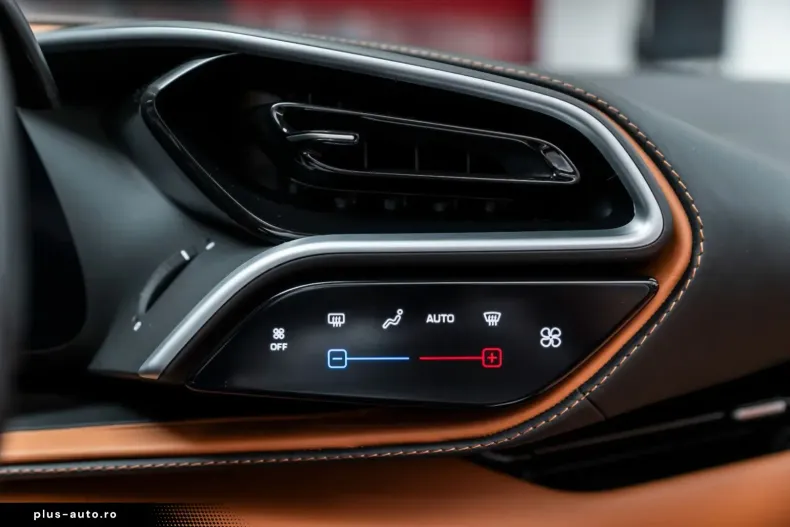 Ferrari 296 GTS din 2023 cu 10.200 km - oferta FER195654 - foto 46