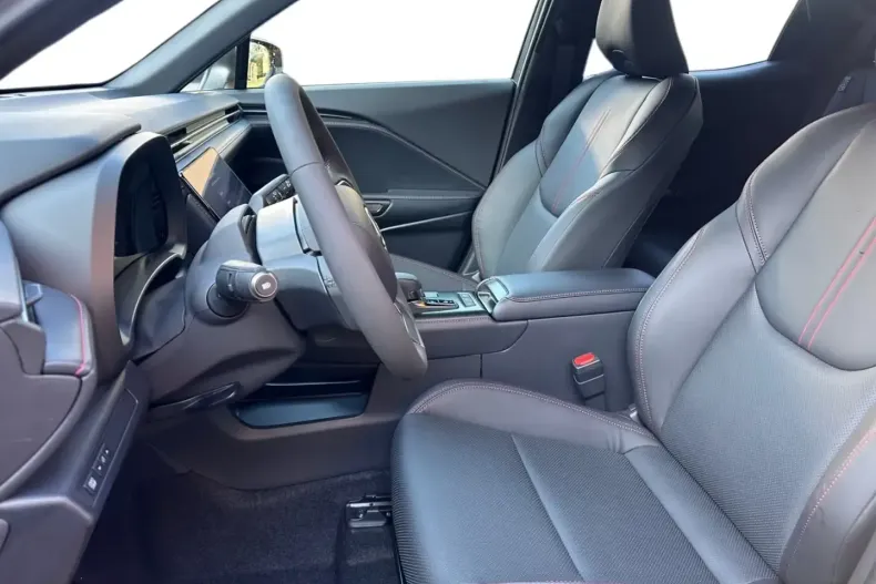 Lexus LBX din 2026 cu 10 km - oferta LEX195661 - foto 2