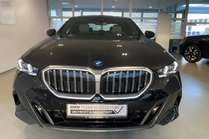 BMW 550 (Seria 5) din 2024 cu 31.636 km - oferta BMW195685 - foto 2