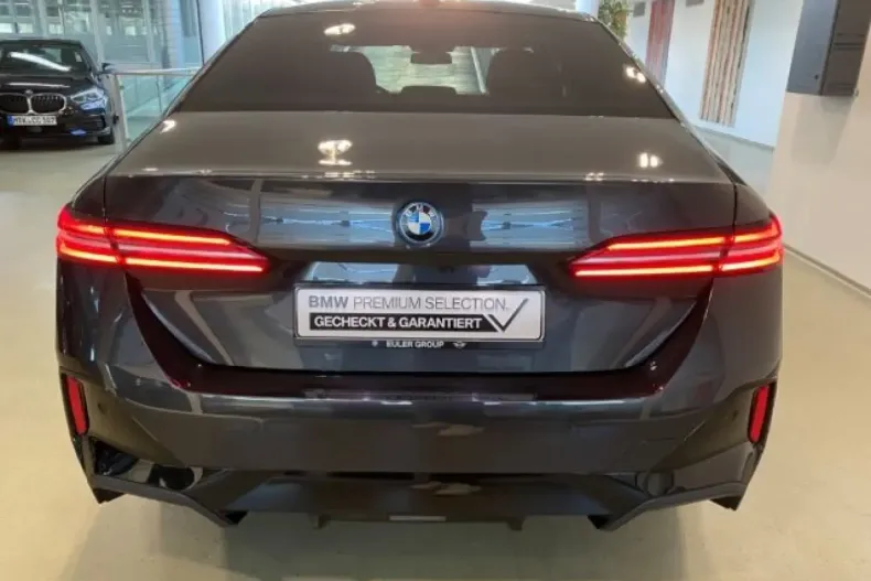 BMW 550 (Seria 5) din 2024 cu 31.636 km - oferta BMW195685 - foto 4