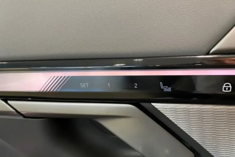 BMW 550 (Seria 5) din 2024 cu 31.636 km - oferta BMW195685 - foto 9