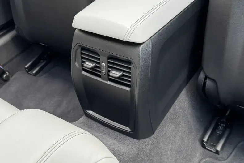 BMW M4 (Seria 4) din 2025 cu 8.698 km - oferta BMW195686 - foto 27