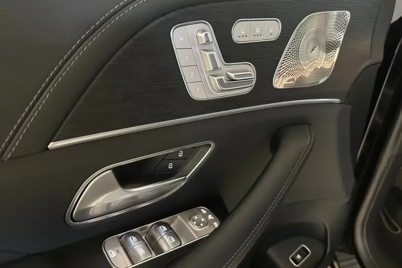 Mercedes-Benz GLE 63 AMG (Clasa GLE) din 2024 cu 19.800 km - oferta MER195688 - foto 9