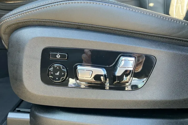 BMW X7 (Seria X) din 2025 cu 14.800 km - oferta BMW195690 - foto 17