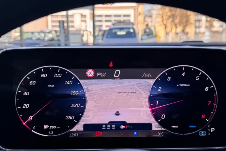 Mercedes-Benz C 300 (Clasa C) din 2024 cu 34.478 km - oferta MER195701 - foto 29