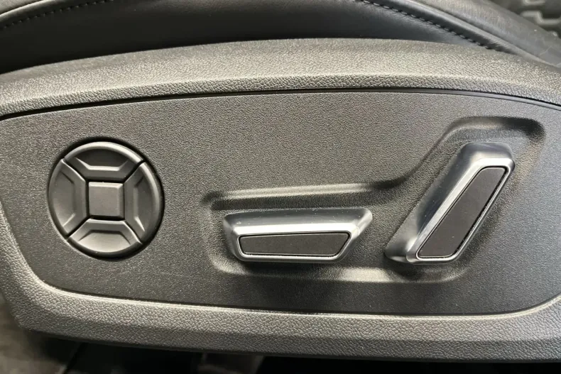 Audi RS6 din 2021 cu 43.600 km - oferta AUD195702 - foto 12