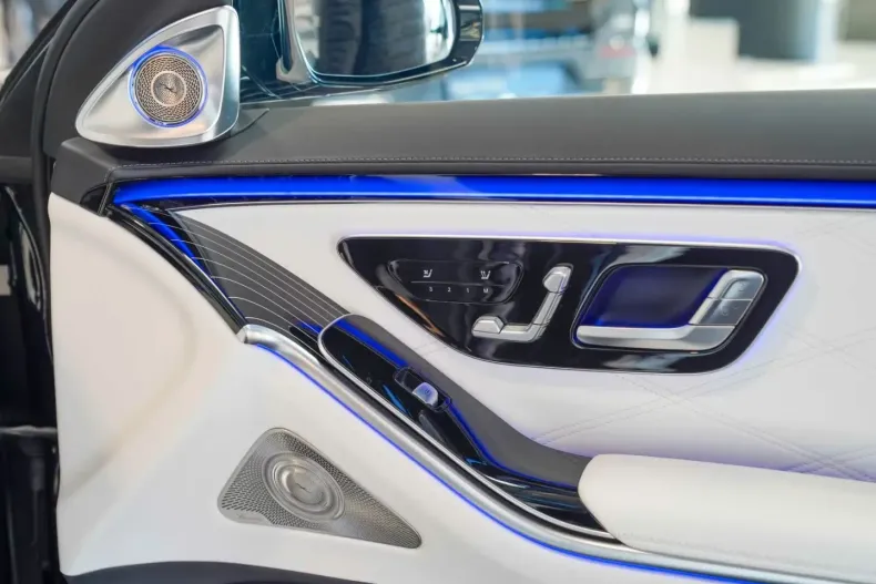 Mercedes-Benz S 680 (Clasa S) din 2025 cu 18.936 km - oferta MER195718 - foto 10