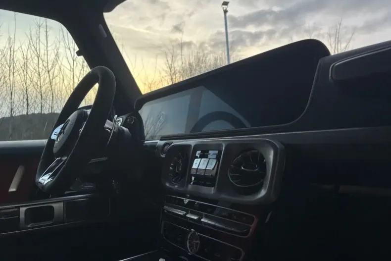 Mercedes-Benz G 63 AMG (Clasa G) din 2023 cu 29.898 km - oferta MER195738 - foto 13