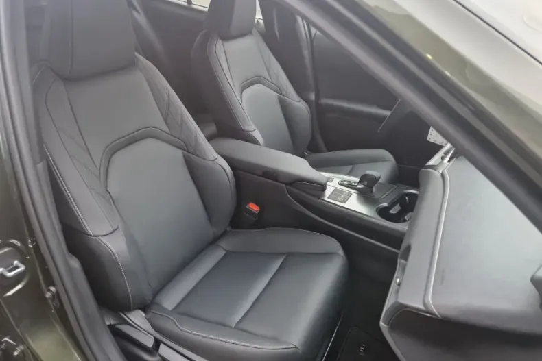 Lexus UX din 2026 cu 30 km - oferta LEX195741 - foto 7