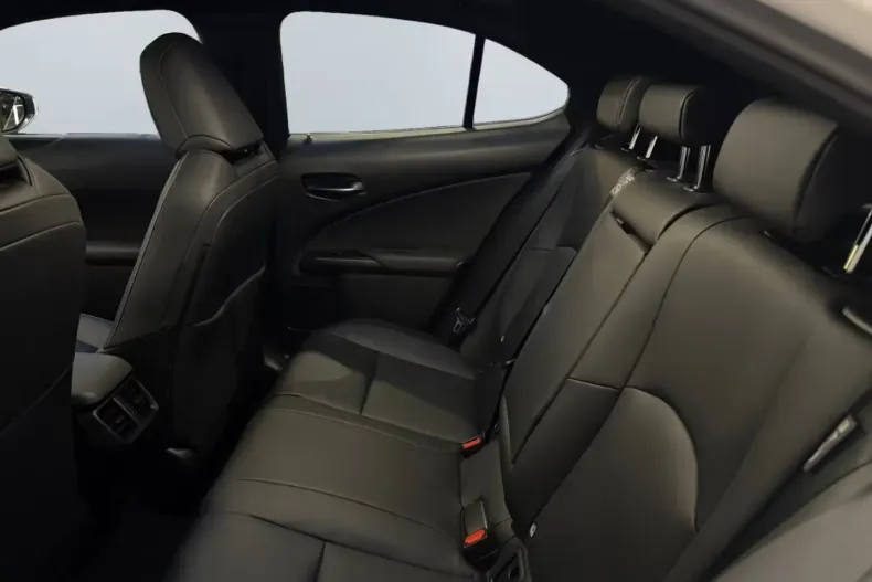 Lexus UX din 2026 cu 10 km - oferta LEX195749 - foto 3