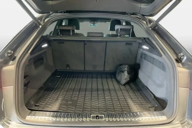 Audi Q8 din 2023 cu 29.650 km - oferta AUD195759 - foto 9