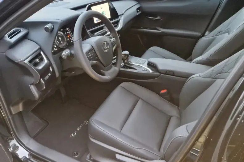 Lexus UX din 2025 cu 20 km - oferta LEX195760 - foto 2