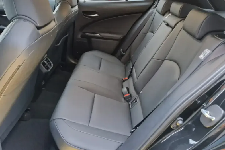 Lexus UX din 2025 cu 20 km - oferta LEX195760 - foto 13