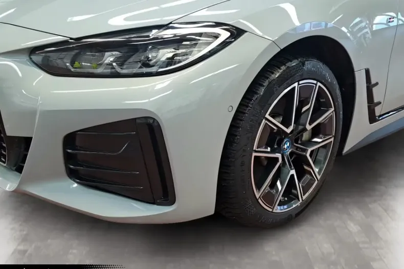 BMW i4 (Seria 4) din 2023 cu 43.146 km - oferta BMW195763 - foto 2