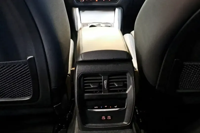 BMW i4 (Seria 4) din 2023 cu 43.146 km - oferta BMW195763 - foto 13