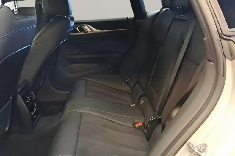 BMW i4 (Seria 4) din 2023 cu 43.146 km - oferta BMW195763 - foto 14