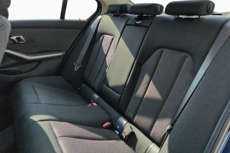 BMW 318i (Seria 3) din 2023 cu 7.169 km - oferta BMW195765 - foto 8