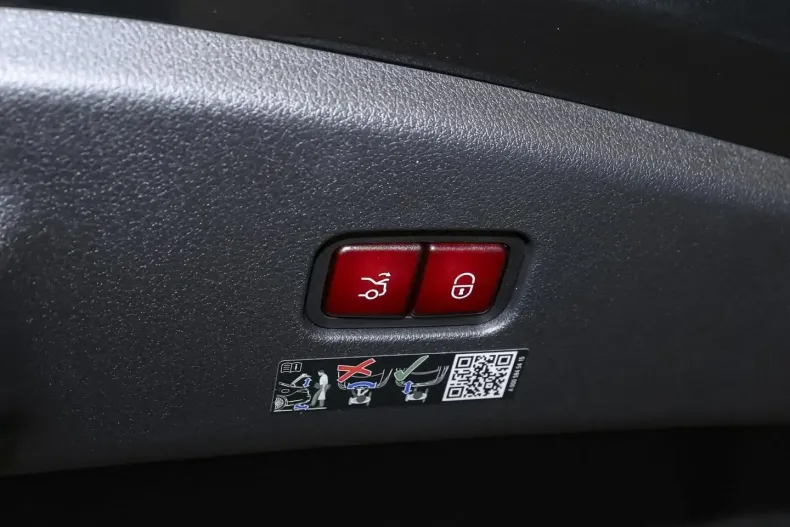 Mercedes-Benz CLE 53 AMG (Clasa CLE) din 2025 cu 9.900 km - oferta MER195767 - foto 10