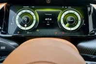 Aston Martin V8 Vantage din 2024 cu 10.499 km - oferta AST195770 - foto 12