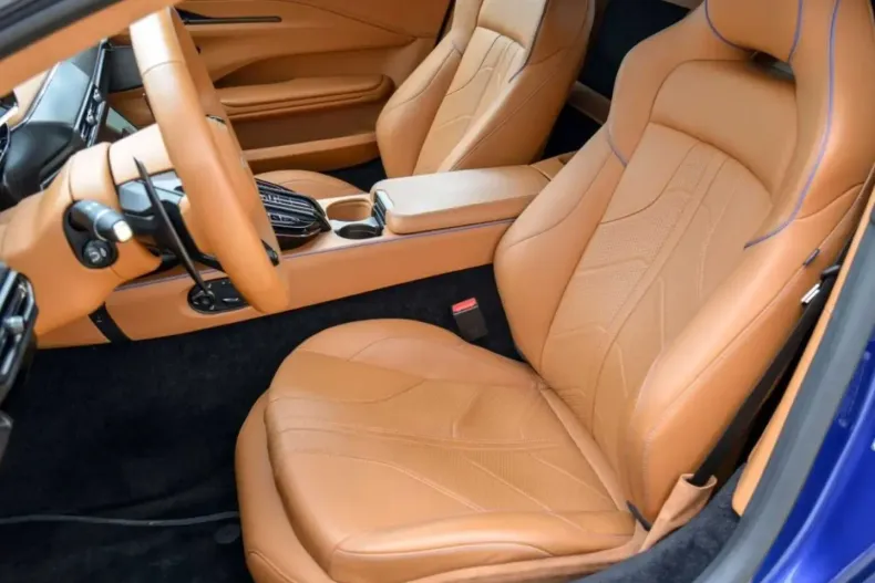 Aston Martin V8 Vantage din 2024 cu 10.499 km - oferta AST195770 - foto 15