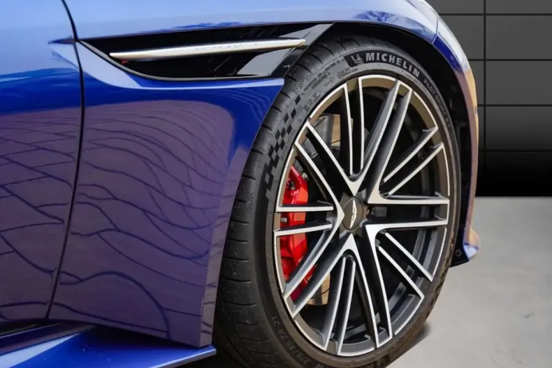 Aston Martin DB12 din 2024 cu 10.990 km - oferta AST195771 - foto 8