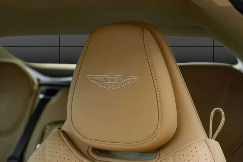 Aston Martin DB12 din 2024 cu 10.990 km - oferta AST195771 - foto 12