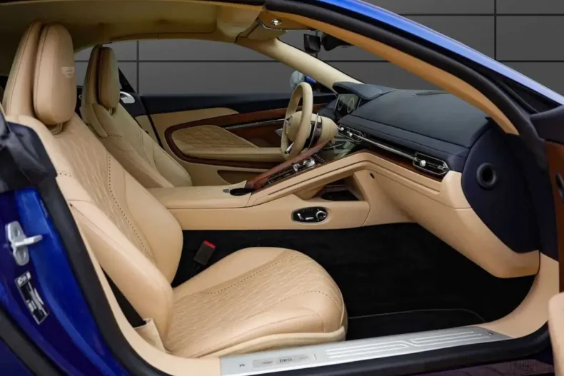 Aston Martin DB12 din 2024 cu 10.990 km - oferta AST195771 - foto 18