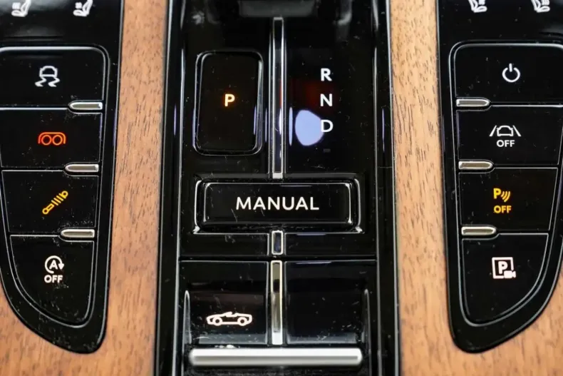 Aston Martin DB12 din 2024 cu 10.990 km - oferta AST195771 - foto 19