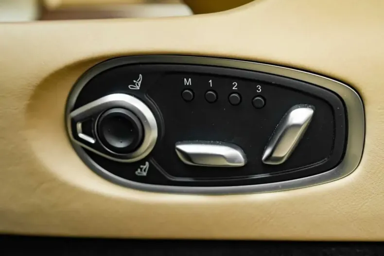 Aston Martin DB12 din 2024 cu 10.990 km - oferta AST195771 - foto 23